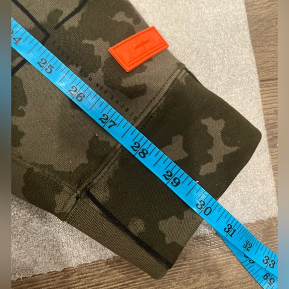 Nike Lebron James Green Camo Hoodie - Picture 8 of 8